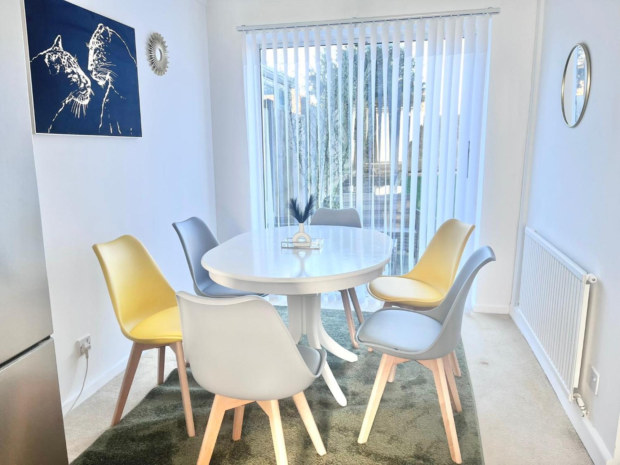 Lush House Close To Ashford Town Centre With Driveway Ngoại thất bức ảnh