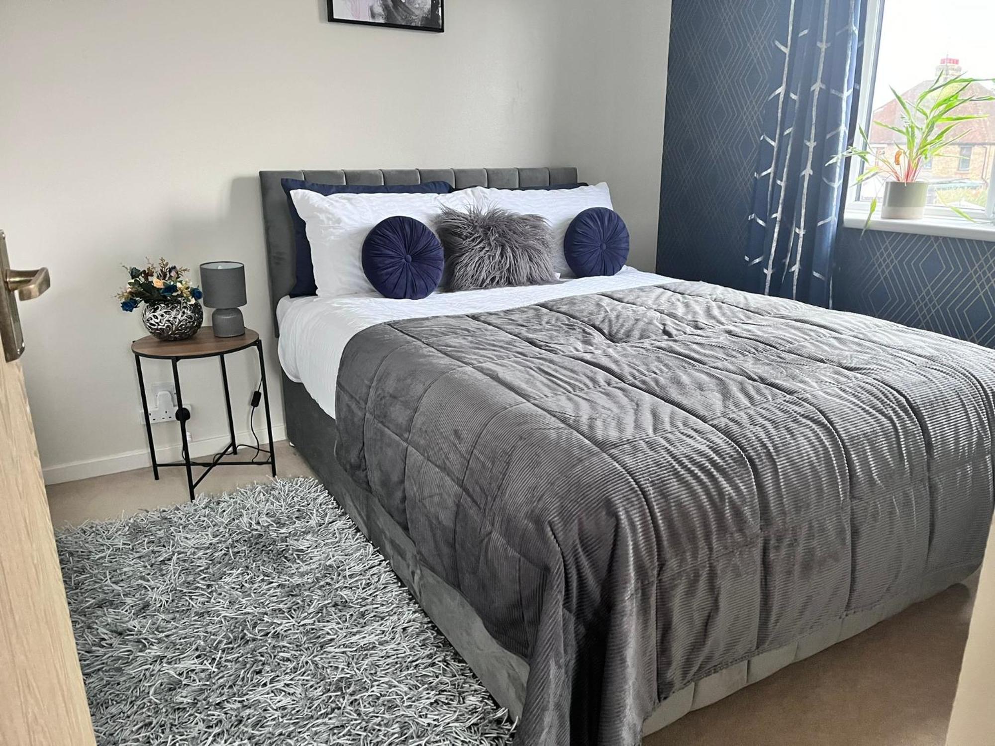 Lush House Close To Ashford Town Centre With Driveway Ngoại thất bức ảnh